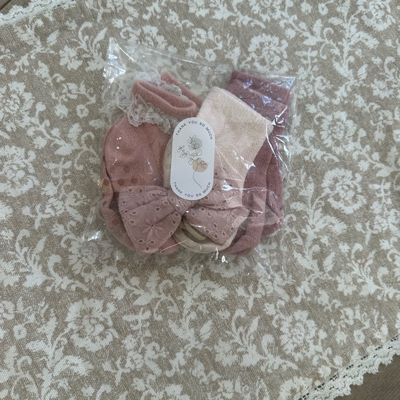 Rabbit Moon Organic Baby Girl Modern Boho Socks 3 Pairs & Bow 24 Months - Picture 2 of 15